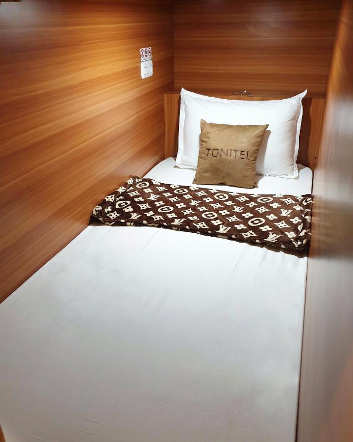 Tonitel Hotel Malioboro Yogyakarta Ngoại thất bức ảnh