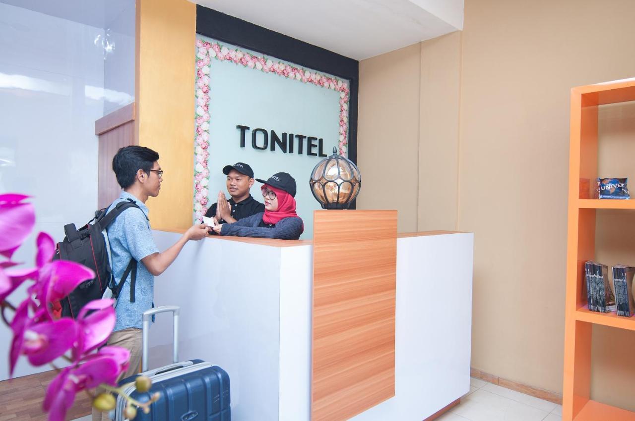 Tonitel Hotel Malioboro Yogyakarta Ngoại thất bức ảnh