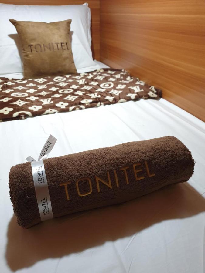 Tonitel Hotel Malioboro Yogyakarta Ngoại thất bức ảnh